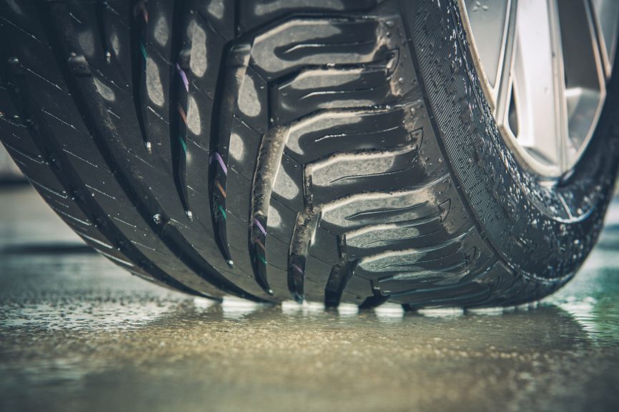 winter tyres gripping a wet uk road